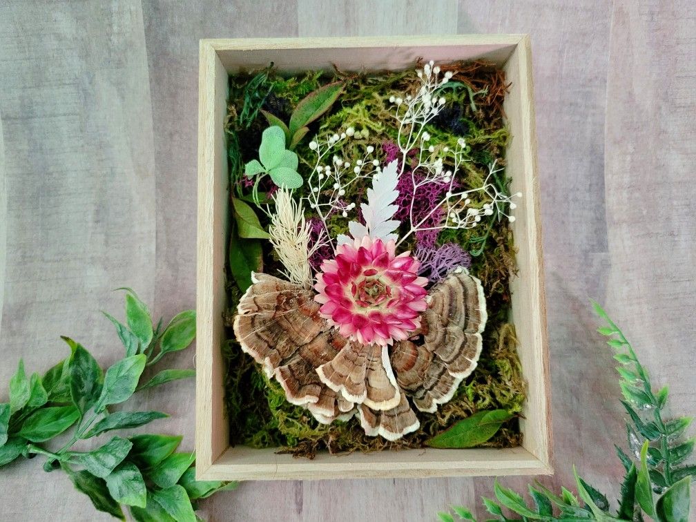 mushroom floral decor 3, art by Sherrie Thai of Shaireproductions.com