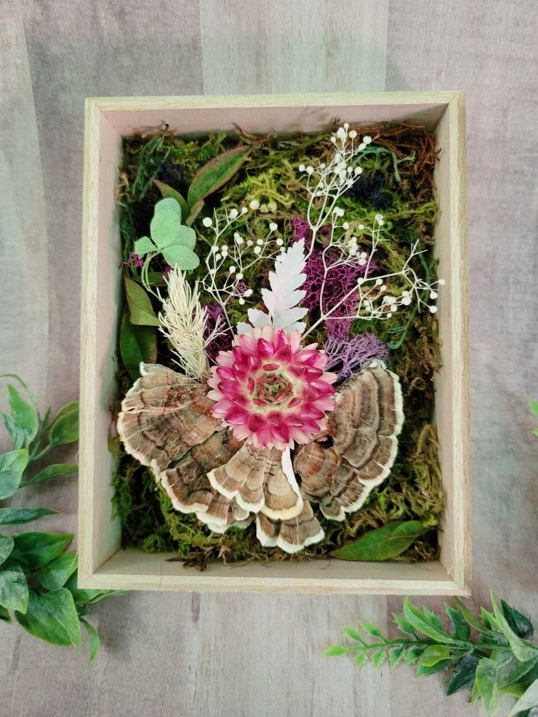 mushroom floral decor, art by Sherrie Thai of Shaireproductions.com