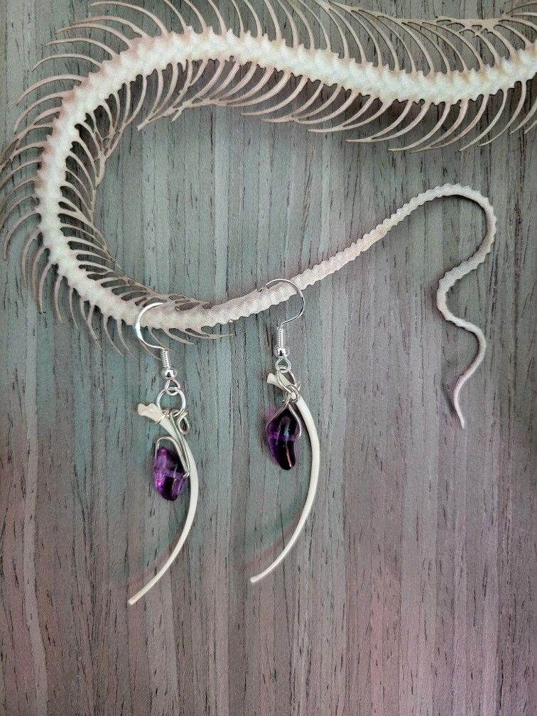 snake rib earrings, art by Sherrie Thai of Shaireproductions.com