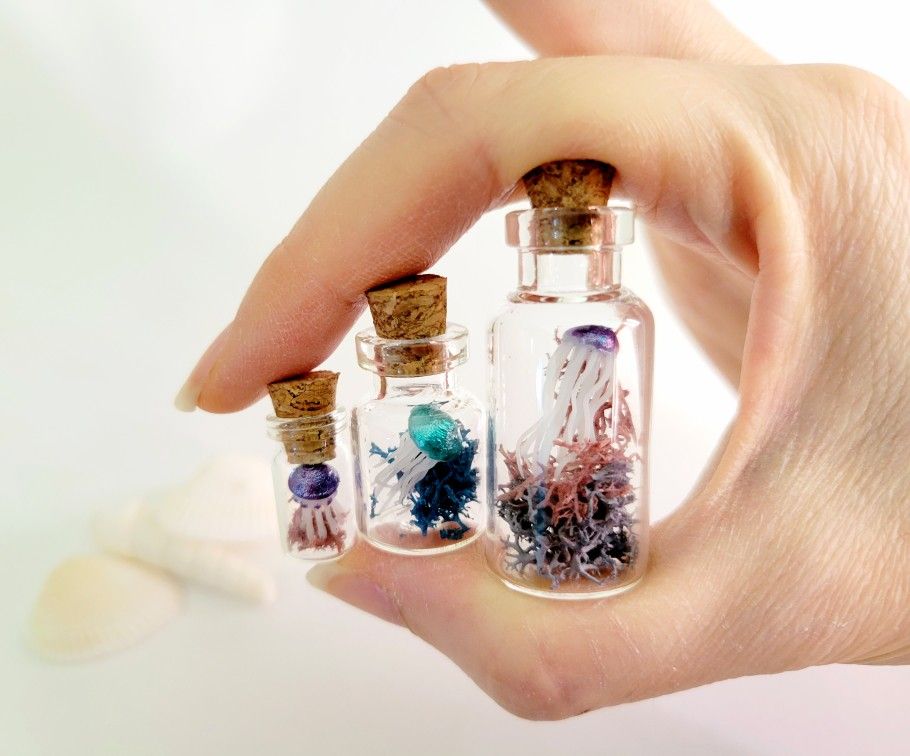 mini jellyfish jars, art by Sherrie Thai of Shaireproductions.com