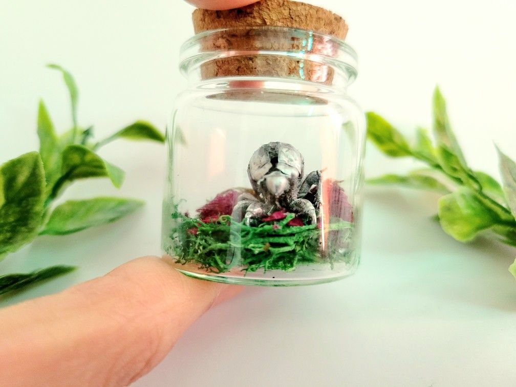 silver cicada jar decor 3, art by Sherrie Thai of Shaireproductions.com