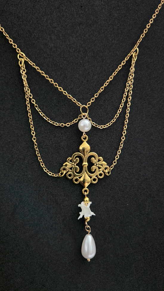victorian inspired vertebrae necklace, art by sherrie thai of shaireproductions